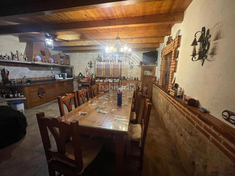 Foto 76302344-c75a-4443-8b01-3de2cbfe9807. Casa con riscaldamento parcheggio in Villares de la Reina