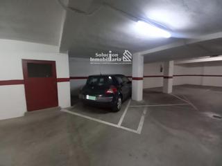 Aparcament cotxe a Carmelitas. Plaza de garaje en venta en la zona torres villarroel junto a pu