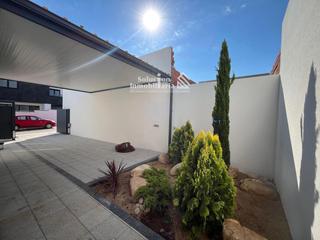 Casa aparellada a Carbajosa de la Sagrada. Espectacular chalet pareado de una sola planta en carbajosa de l