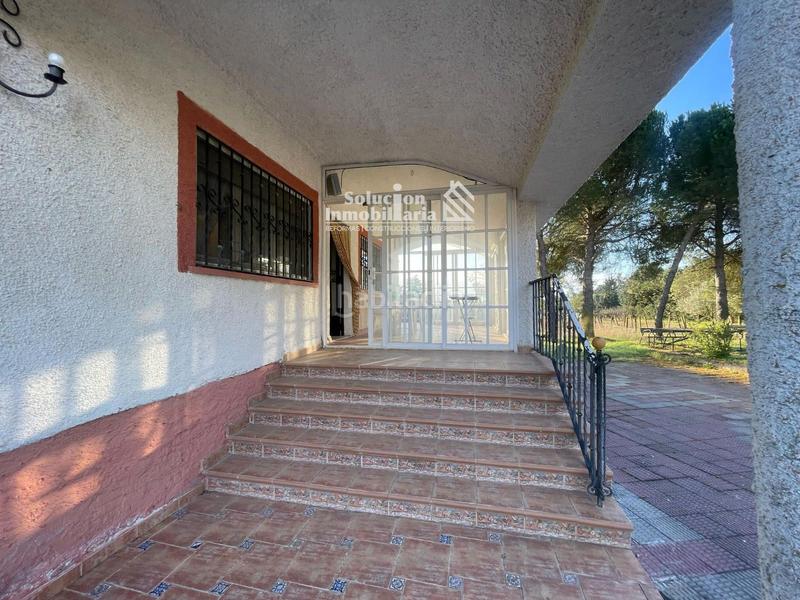 Foto 0072e257-a52d-4a3d-aaef-7867295bf042. Chalet gran chalet independiente , con amplia parcela, piscina y bodega!! en Valdunciel