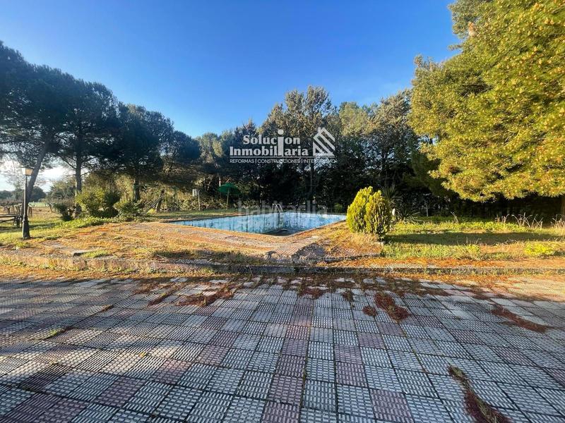 Foto 4ccfa2f0-e2e6-4200-a0bd-d7a4a70f550c. Chalet gran chalet independiente , con amplia parcela, piscina y bodega!! en Valdunciel