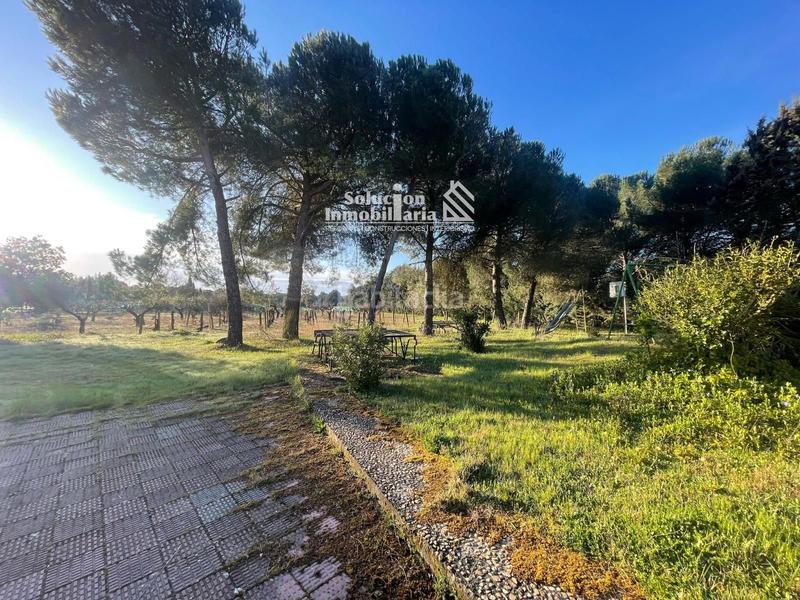 Foto 77a7d614-9bfa-4e87-9077-96bf016c1a11. Chalet gran chalet independiente , con amplia parcela, piscina y bodega!! en Valdunciel