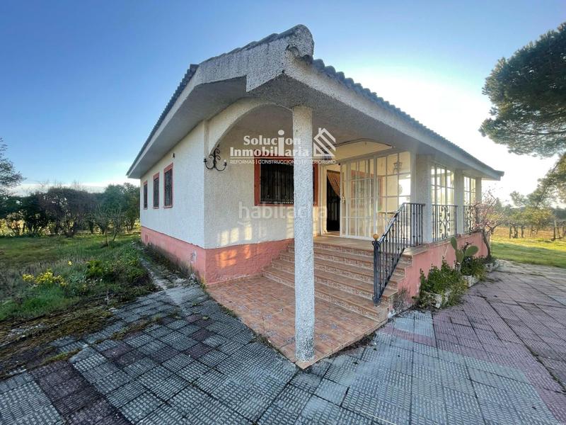 Foto 849f8299-46cf-45a3-ad9f-9bf61bfe7127. Chalet gran chalet independiente , con amplia parcela, piscina y bodega!! en Valdunciel