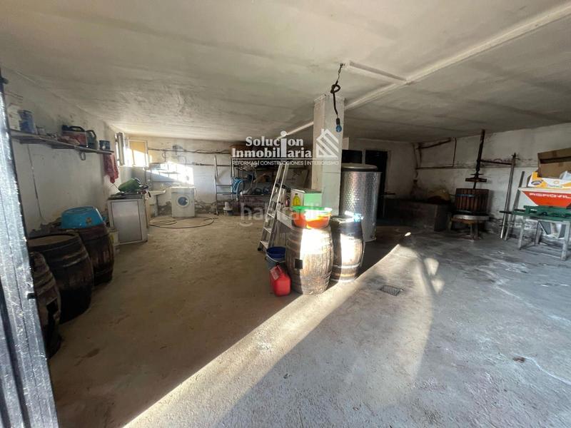 Foto e6cc9319-8aa3-4398-945c-e34929946a15. Chalet gran chalet independiente , con amplia parcela, piscina y bodega!! en Valdunciel