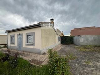Casa  Los zamoranos. Amplia parcela con vivienda en calvarrasa de arriba!!