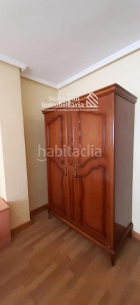 Foto ff879ef0-a1f1-45b9-9194-dca59f3af52e. Alquiler piso ático en alquiler ideal para estudiantes en barrio del oeste junto a plaza Carmelitas!! en Salamanca