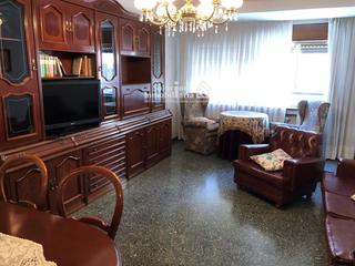 Lloguer Pis  Avenida portugal. Amplia vivienda ideal para estudiantes en plena avenida italia!!