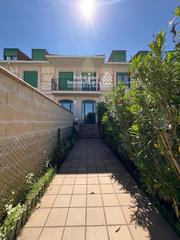 Casa adossada a Doñinos de Salamanca. En villamayor