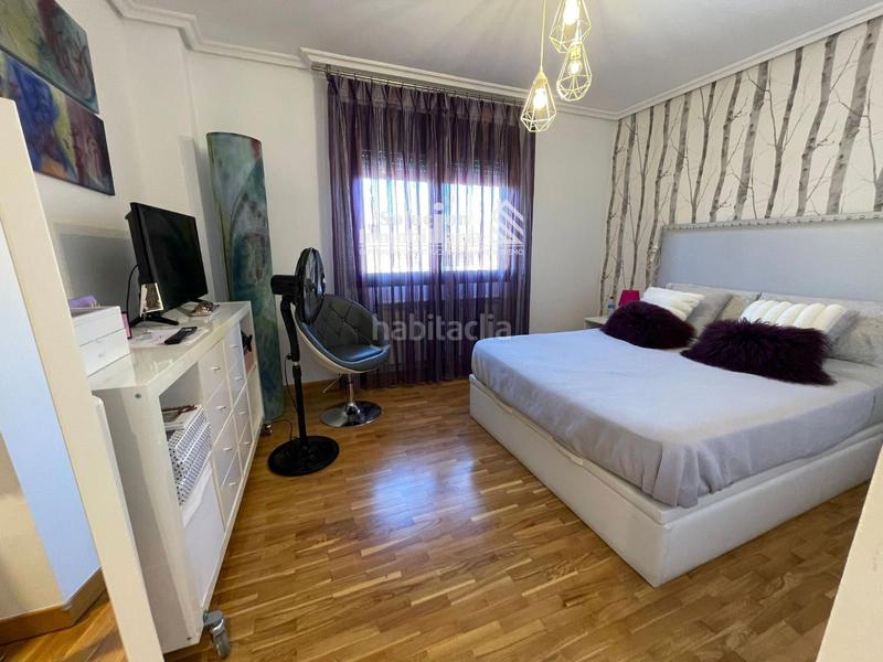 Foto b4de78a0-f555-453b-bf0d-d44c58c2bb4f. Casa bifamiliare con riscaldamento piscina in Cabrerizos