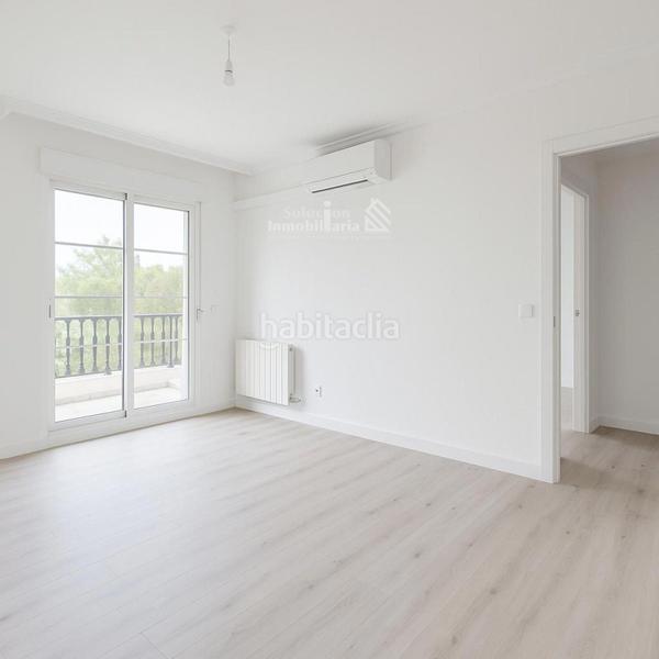 Foto 9ecae22f-cda6-4ad0-bb2c-96d564705bf6. Doppelhaus mit heizung parking pool in Carbajosa de la Sagrada