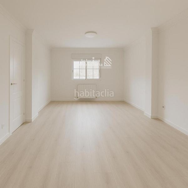 Foto d96c30c6-e9b9-415d-af53-bf2fbf9b8f7d. Doppelhaus mit heizung parking pool in Carbajosa de la Sagrada