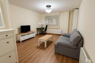 Estudi a Pizarrales. Bajo exterior en venta  35 m con ascensor y licencia de oficina,
