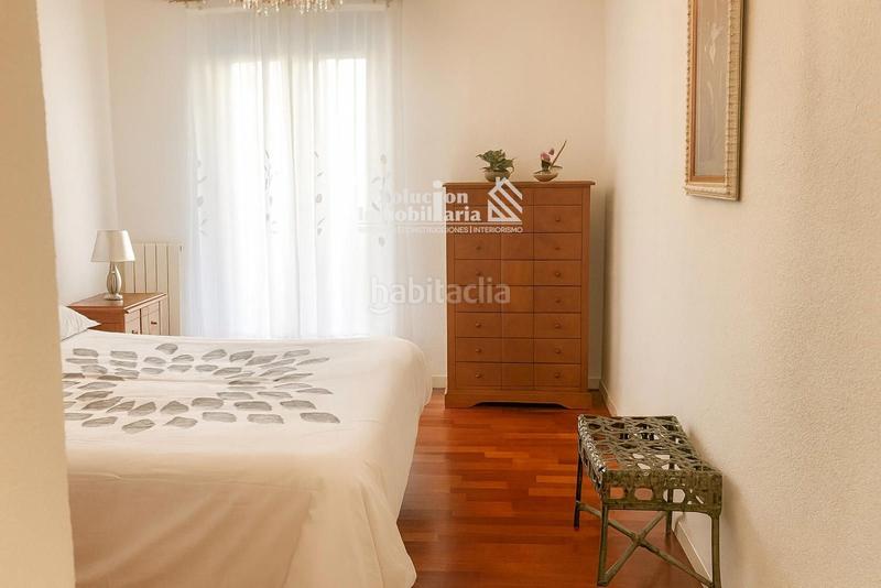 Foto e7a50b99-a726-4697-a8df-3b2b28bb9fd0. Alquiler piso amplio piso exterior en gran vía disponible en diciembre 2025 en Salamanca