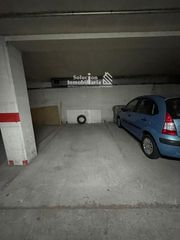 Lloguer Aparcament cotxe a Rollo - Puente Ladrillo. Amplia plaza de garaje para coche mediano junto a caprabo  puent