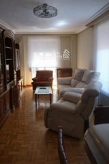 Miete Etagenwohnung in San Vicente - Las Úrsulas. Piso en alquiler para estudiantes  zona puerta zamora  1.050 mes