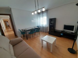 Location Appartement  Regato del anís. Habitaciones en alquiler para estudiantes solo chicas  barrio vi