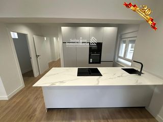 Appartamento in Gabriel y galán 6. Exclusiva vivienda de lujo a estrenar en plaza gabriel y galán