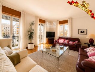 Rent Flat in Centro. Amplio piso de 167 m en pleno centro de salamanca  ideal para es