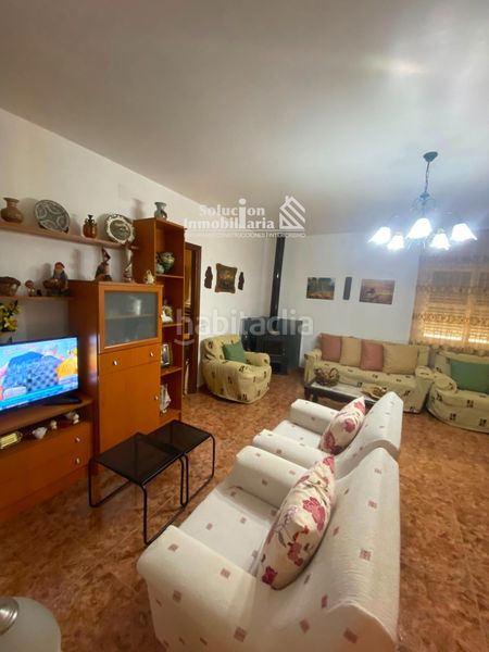 Foto 159f80e5-b1c9-4c02-8f1a-6dc12586fcbe. Casa amb aparcament a Calvarrasa de Arriba