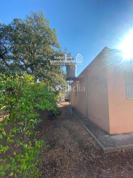 Foto e0e1d43e-663c-44e8-b731-372d67a0e511. Casa amb aparcament a Calvarrasa de Arriba