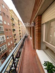 Lloguer Pis a Salesas. Piso para estudiantes en alquiler  zona van dyck, salamanca  4 h