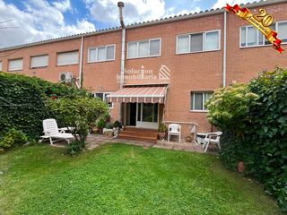 Casa aparellada  Pintor celso lagar. Chalet en venta en calle pintor celso lagar