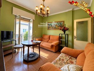 Piso  Palacio vald�s. Piso con balc�n junto a plaza del oeste  165.000