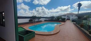 Xalet a Tahiche. Vivienda con terreno dedicado a la vid en conil