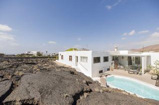 Xalet a Tahiche. Mágica villa rodeada de lava oportunidad exclusiva en el volcán