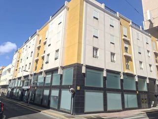 Piso en Centro - La Vega Alta. Amplio piso en zona céntrica de arrecife