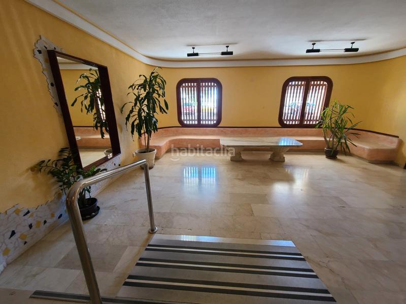 Foto ca560252-b65f-4733-a484-32127b8d65e7. Pis amb calefacció piscina a Playa Levante Benidorm