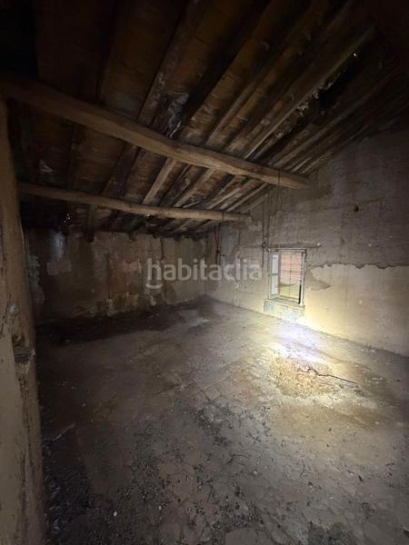 Foto c9aacb2e-00bc-465b-8e9d-80a2d255a60e. Casa in Meneses de Campos