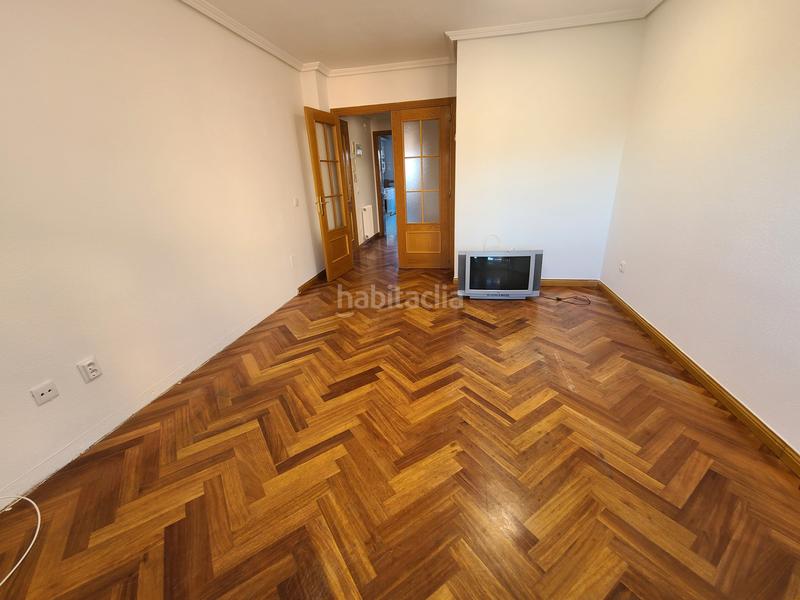Foto a4f333ce-021c-46e3-b1e8-97aa4981cd91. Alquiler piso en Covaresa Valladolid