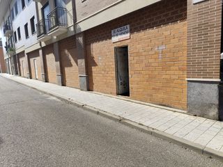 Local Comercial a Calle las Tercias 3