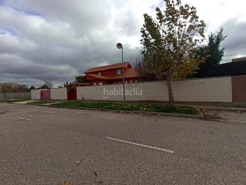 Foto 2be332e0-7463-4e8f-a7ef-1936af67f6a0. Chalet avec parking piscine dans Simancas