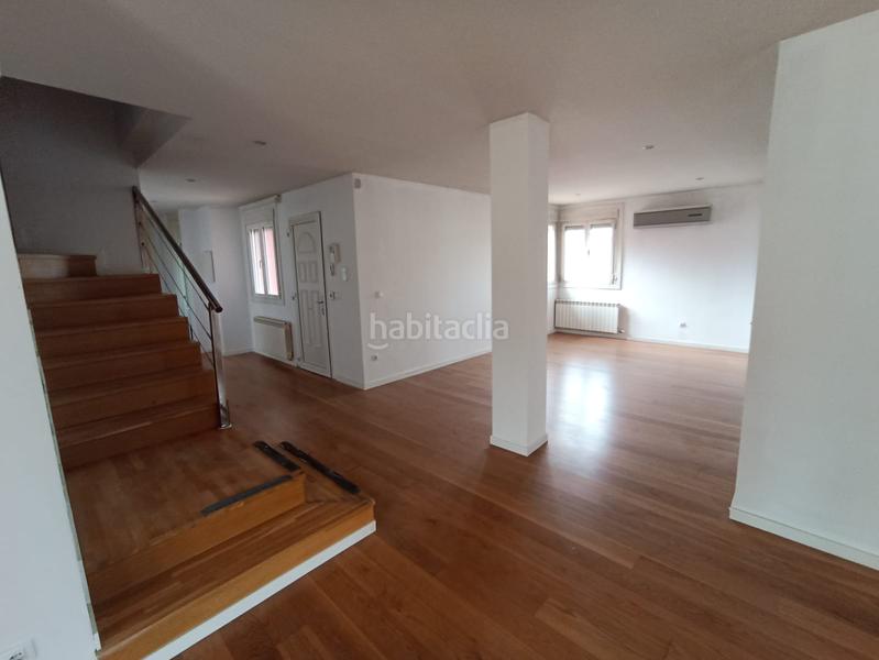 Foto 36c9aa58-7a07-4a40-bba3-78eaf63bfb54. Chalet avec parking piscine dans Simancas