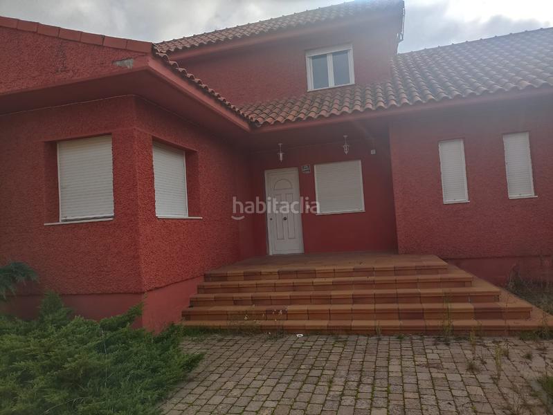 Foto 99cf090e-d392-4ad9-af92-1a07f21dad1d. Chalet avec parking piscine dans Simancas