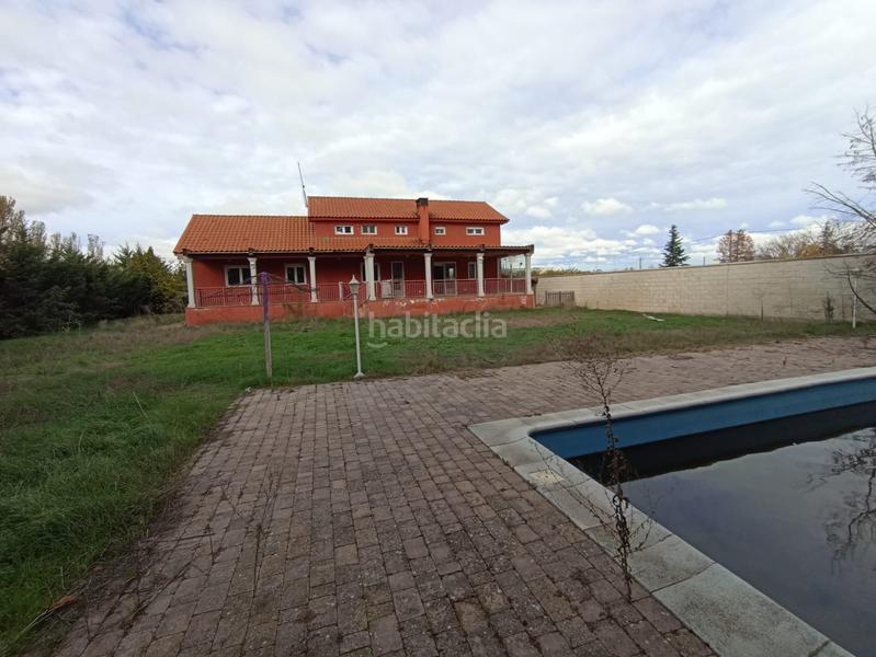 Foto a6796080-baf4-49ec-a508-b5c7e9d2b6d6. Chalet avec parking piscine dans Simancas