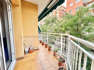 Pis  Calle riera blanca. Amplio y luminoso piso en sants  badal con excelente ubicacin