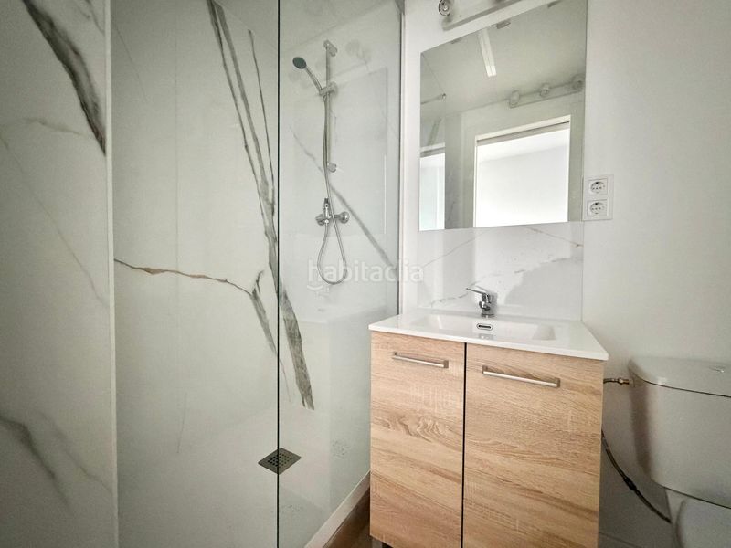 Foto 05205f21-9c86-4ac6-b8de-555b7c640d35. Loft a La Gavarra Cornellà de Llobregat