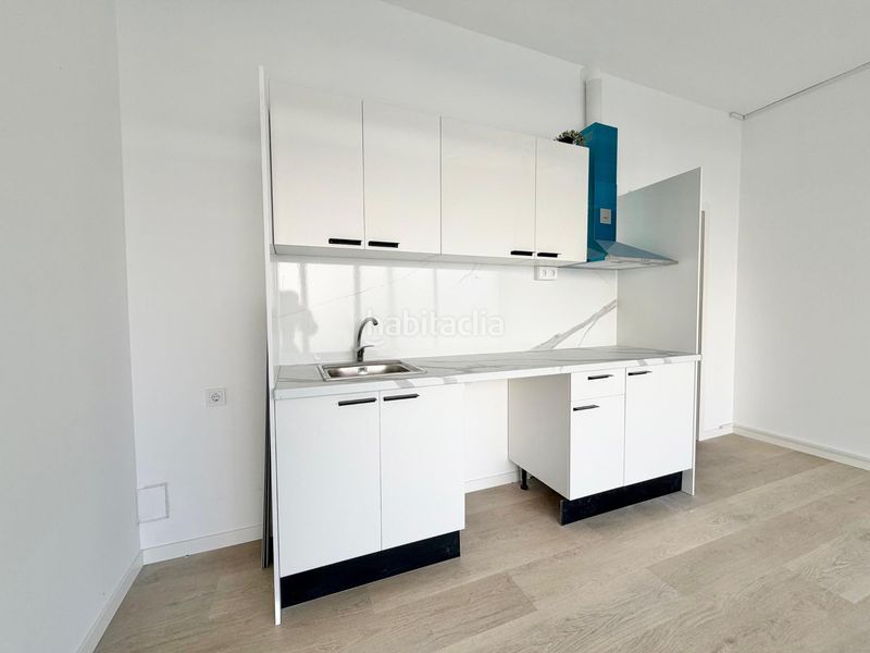 Foto 41110335-6b12-4ba8-89a4-724f6a166556. Loft a La Gavarra Cornellà de Llobregat