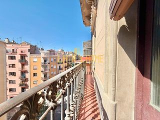 Pis a El Poble Sec - Parc de Montjuïc