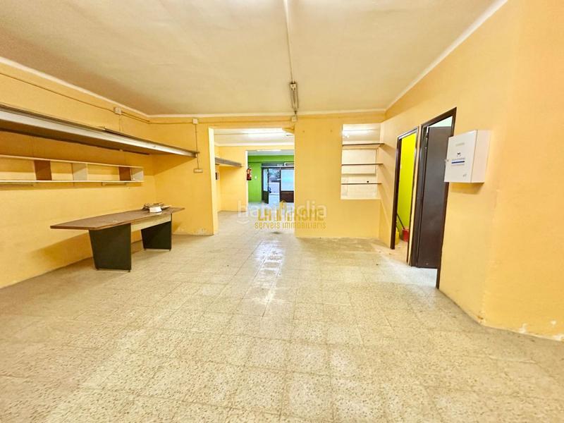 Foto 9a66dab8-29d3-406e-9d18-e2d728a9c975. Local comercial local com. en venta en Sant Josep, centro, 4 despachos. en Hospitalet de Llobregat (L´)