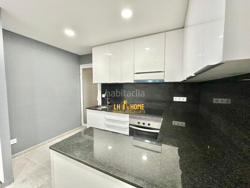 Foto 178c2475-6c1c-4de5-9054-c62dcc544e51. Piso  en venta en Sant Josep, centro, 4 dormitorios. en Hospitalet de Llobregat (L´)