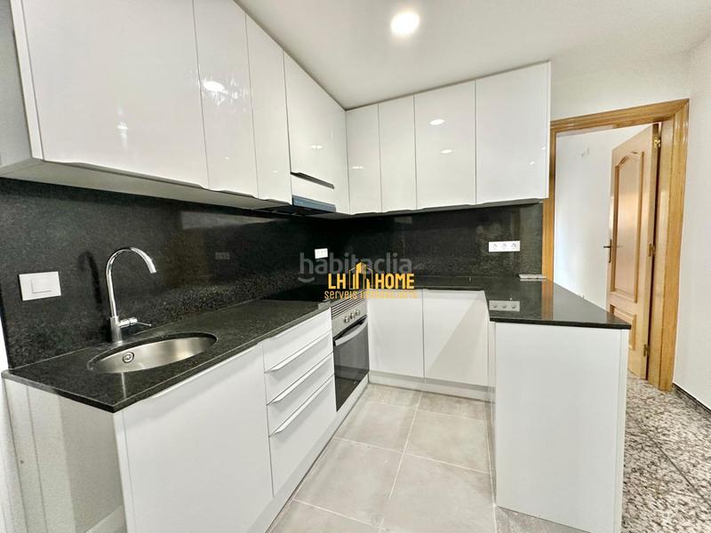 Foto 6e41ac14-d3b1-4368-aa9a-a672225f49ef. Piso  en venta en Sant Josep, centro, 4 dormitorios. en Hospitalet de Llobregat (L´)