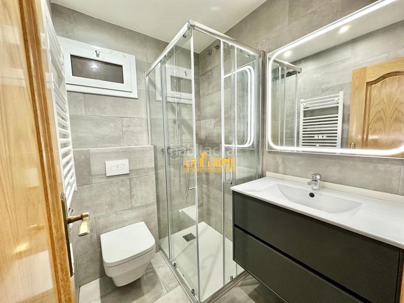 Foto 71afea01-7af4-430f-bd73-f3d3210bd1f9. Piso  en venta en Sant Josep, centro, 4 dormitorios. en Hospitalet de Llobregat (L´)