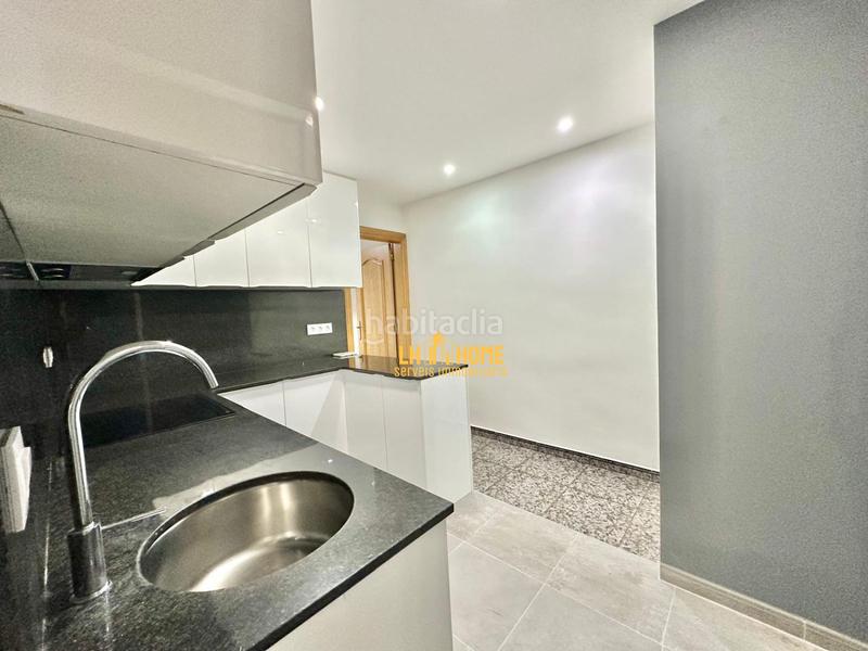 Foto a832b0a4-f99a-4a6b-9c00-32d6d89fda2a. Piso  en venta en Sant Josep, centro, 4 dormitorios. en Hospitalet de Llobregat (L´)