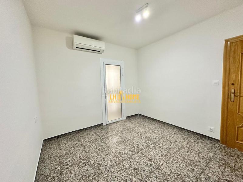 Foto c39270f8-b909-4e88-b08c-673404fd00cc. Piso  en venta en Sant Josep, centro, 4 dormitorios. en Hospitalet de Llobregat (L´)