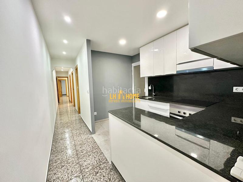 Foto d06ca26c-ff1c-4770-b3f6-30eb246aa8ef. Piso  en venta en Sant Josep, centro, 4 dormitorios. en Hospitalet de Llobregat (L´)