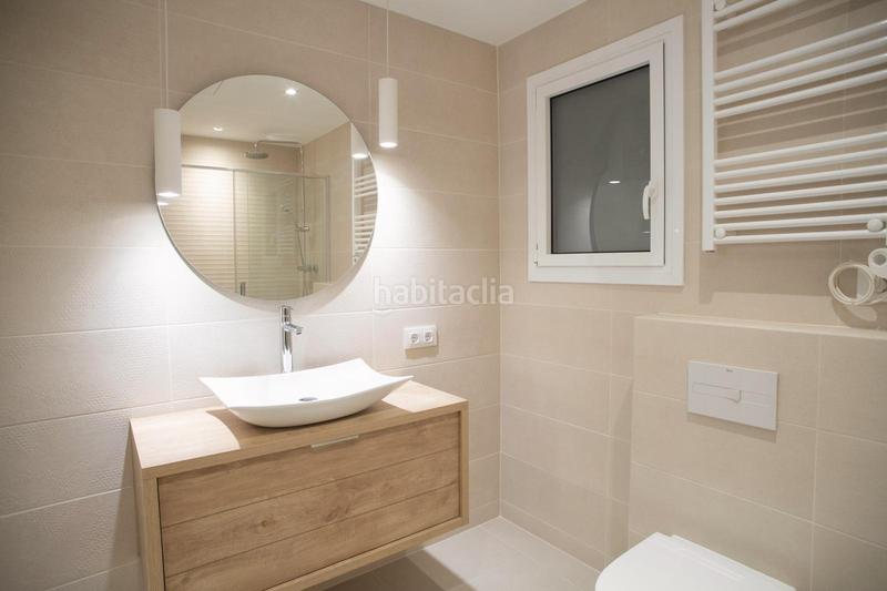 Foto 1fbbc525-01a3-4f1e-98b2-bb507faee8d5. Planta baja en paral.lel 17 piso de lujo con vistas a los jardines de baluarte, ubicación y confort excepcionales en Barcelona
